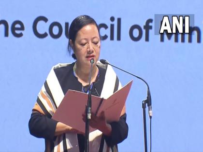 nagaland oath ceremony salhoutuonuo kruse take oath as minister in nagaland cabinet pm modi congratulated her | Nagaland Oath Ceremony : नागालँडच्या पहिल्या महिला आमदार बनल्या मंत्री, PM नरेंद्र मोदींनी केले अभिनंदन