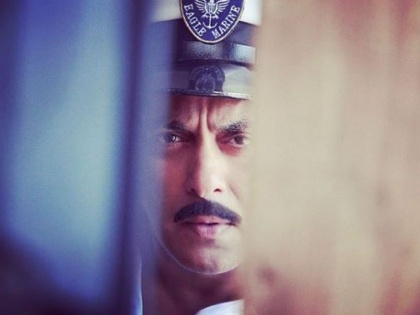 Salman khan one more dashing look out From movie bharat | 'भारत'मधला सलमान खानचा आणखी एक दमदार लूक आऊट, फोटो पाहून फॅन्सनी दिल्या अशा रिअ‍ॅक्शन  