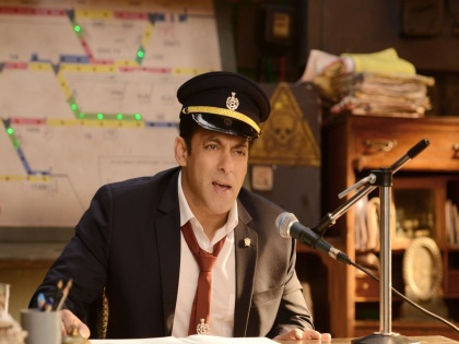 Station Master Salman Khan to ‘speed up’ the Bigg Boss journey | बिग बॉस 13 सिझनचा पहिला प्रोमो झाला शूट, सलमान बजावणार ही भूमिका