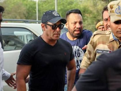 Salman Khan Reached Hyderabad For Shooting Of Sikandar Movie Amidst Threats | एकीकडे बिश्नोई गँगकडून धमक्या, तिकडे हैदराबादमध्ये पोहचला सलमान खान, काय कारण?