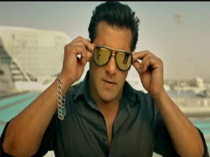Here's the reason why Salman Khan says no to on-screen 'kissing' | या कारणामुळे सलमान खान कधीच देत नाही चित्रपटांमध्ये किसिंग सीन
