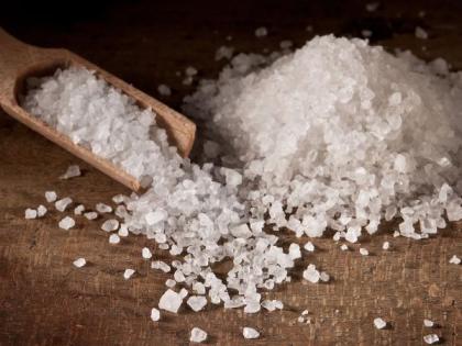 Huge rush to buy salt in Kurkheda in Gadchiroli district | गडचिरोली जिल्ह्यातील कुरखेडामध्ये मीठ खरेदीसाठी उडाली प्रचंड झुंबड