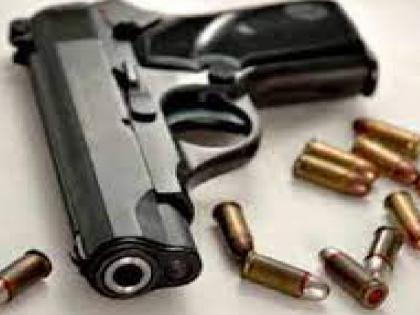 Tasgaon police arrested two criminals with two indigenously made pistols and two notorious criminals at Savlaj | सावळजमध्ये पिस्तूल विक्रीस आलेल्या दोघा अट्टल गुन्हेगारांना अटक