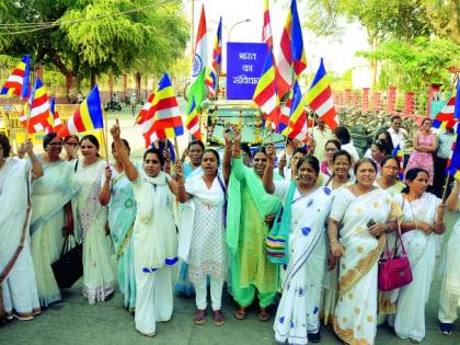 Samata March begins with Ambedkar Women's Literature Meet | समता मार्चने आंबेडकरी महिला साहित्य संमेलनाला प्रारंभ