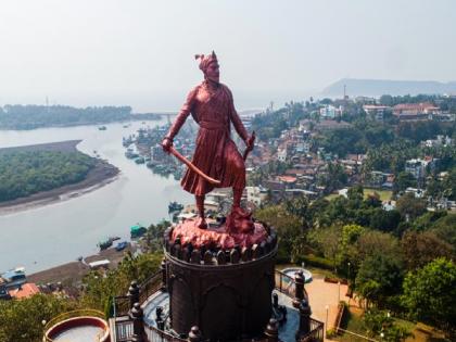 State tallest Chhatrapati Sambhaji Maharaj statue unveiled at Ratnagiri | रत्नागिरीत राज्यातील सर्वांत उंच छत्रपती संभाजी महाराजांच्या पुतळ्याचे अनावरण