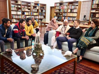 Rahul Gandhi and Priyanka Gandhi met the families of the victims of violence in Sambhal and promised to get justice | संभलमधील हिंसाचारातील पीडित कुटुंबीयांची राहुल आणि प्रियंका गांधी यांनी घेतली भेट, न्याय मिळवून देण्याचं दिलं आश्वासन Rahul Gandhi and Priyanka Gandhi met the families of the victims of violence in Sambhal and promised to get justice | संभलमधील हिंसाचारातील पीडित कुटुंबीयांची राहुल आणि प्रियंका गांधी यांनी घेतली भेट, न्याय मिळवून देण्याचं दिलं आश्वासन