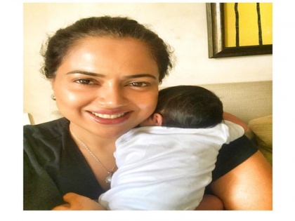 Introducing Sameera Reddy's Baby Daughter - Nyra | समीरा रेड्डीच्या मुलीचे नाव कळले का? हटक्या अंदाजात केली नावाची घोषणा