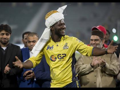PSL franchise Peshawar Zalmi owner has claimed that Darren Sammy, Windies stars is treated like a king in Pakistan | पाकिस्तानात वेस्ट इंडिजच्या खेळाडूंना 'राजा'सारखी वागणूक देतो; वर्णद्वेषाच्या मुद्द्यात PSLमालकाची उडी