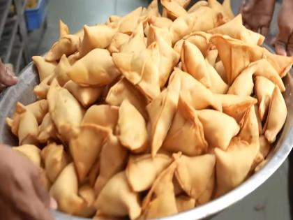 Government said that the news about putting warning labels on eating samosa jalebi and laddu is fake | समोसे, जिलेबीवर हानिकारक असल्याचे लेबल लावण्याची माहिती खोटी; आरोग्य मंत्रालयाचे स्पष्टीकरण Government said that the news about putting warning labels on eating samosa jalebi and laddu is fake | समोसे, जिलेबीवर हानिकारक असल्याचे लेबल लावण्याची माहिती खोटी; आरोग्य मंत्रालयाचे स्पष्टीकरण