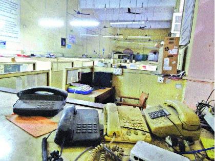 Severance crisis on seven thousand employees: Statewide closure | सात हजार कर्मचाऱ्यांवर वेतनकपातीचे संकट : राज्यव्यापी संप