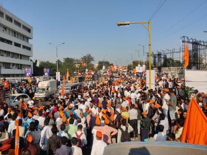 Entry of vehicles of Manoj Jarange Patil's rally in Pune city Manoj Jarange Patil rally | Manoj Jarange Patil: मनोज जरांगे पाटलांच्या रॅलीतील वाहनांची पुणे शहरात एंट्री