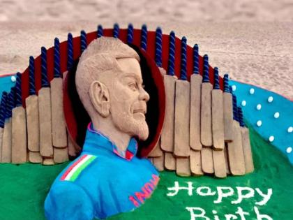 Sand artist creates incredible sculpture of indian former captain Virat Kohli on his birthday  | Virat Kohli birthday : किंग कोहलीला वाढदिवसाच्या 'विराट' शुभेच्छा; वाळू शिल्पकाराने साकारली प्रतिकृती