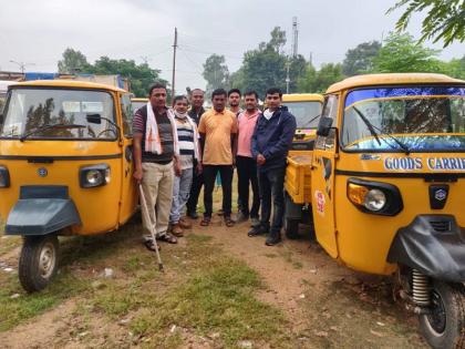 Havoc of sand mafia! 5 autorickshaws transporting illegal sand seized in Biloli | वाळू माफियांचा कहर ! बिलोलीत अवैध वाळू वाहतूक करणारे ५ ऑटोरिक्षा जप्त