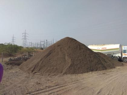 Notice of fine of Rs 69 lakh for company using stolen sand for Dindi route | दिंडी मार्गासाठी चोरीच्या वाळूचा वापर करणाऱ्या कंपनीस ६९ लाखाच्या दंडाची नोटीस