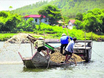 Revenue boom to the walmafia | वाळूमाफियांना महसूलचा दणका