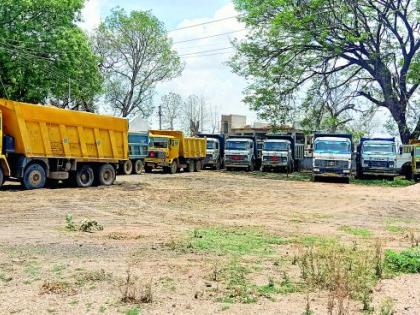 Nagpur rural police hammered to sand mafia : Including 19 trucks worth Rs 5 crore 11 lakh seized | रेतीतस्करांना नागपूर ग्रामीण पोलिसांचा दणका : १९ ट्रकसह ५ कोटी ११ लाखांचा मुद्देमाल जप्त