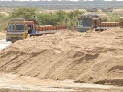 Attention of Solapurkars towards tender process of sand extraction; Citizens have to apply online! | वाळू उपसाच्या निविदा प्रक्रियेकडे सोलापूरकरांचे लक्ष; नागरिकांना करावा लागणार ऑनलाईन अर्ज!