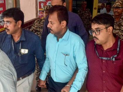 Kolkata Doctor Case CBI suspect Sandip Ghosh was taking order from some on mobile | Kolkata Doctor Case : संदीप घोष, अभिजित मंडलच्या मोबाईलमध्ये दडली आहेत अनेक गुपितं; CBI चा मोठा दावा