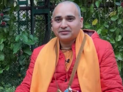 Sandeep kumar Bhatt IIT Gold Medalist Engineer Left Job Became Saint Swami Sundar Gopal Das | IIT च्या गोल्ड मेडलिस्टने लाखोंची नोकरी सोडली अन् बनले संन्यासी!