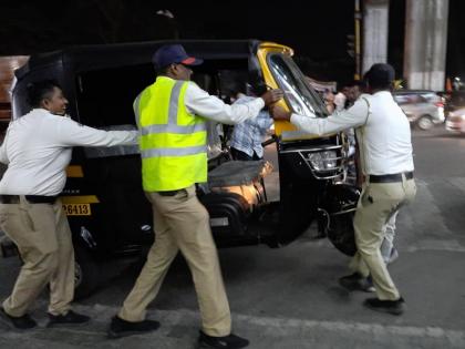 Protest of rickshaw drivers in Pune raged, riot control team at the scene | VIDEO | पुण्यातील रिक्षा चालकांचे आंदोलन चिघळले, दंगल नियंत्रण पथक घटनास्थळी