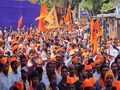 The saffron march in Sangamnera takes a huge form | संगमनेरातील भगवा मोर्चाला विराट स्वरूप