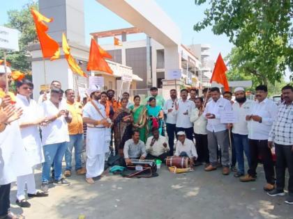 movement of shiv sena thackeray group in sangamner protest against shinde fadnavis govt | संगमनेरात शिवसेनेचे आंदोलन; शिंदे-फडणवीस सरकारचा निषेध