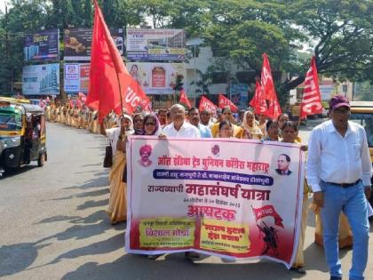 Janajagaran Yatra of AITK in Ratnagiri to protest the government's anti-people policy | शासनाच्या जनविरोधी धोरणाच्या निषेधार्थ ‘आयटक’ची रत्नागिरीत जनजागरण यात्रा