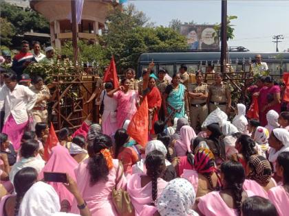 Demonstrations in front of the Guardian Minister Suresh Khade house on Padva Day in Sangli | सांगलीत ऐन पाडव्यादिवशी पालकमंत्र्यांच्या घरासमोर निदर्शने, पोलीस-आंदोलकांमध्ये झटापट