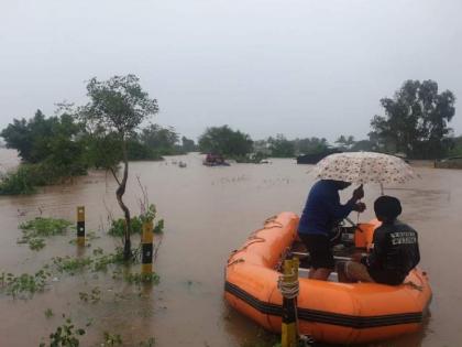 83 boats, 910 life jackets in flood affected villages of Sangli district | सांगली जिल्ह्यातील पूरग्रस्त गावांत ८३ बोटी, ९१० लाइफ जॅकेट, नदीकाठच्या गावांसाठी विशेष नियोजन