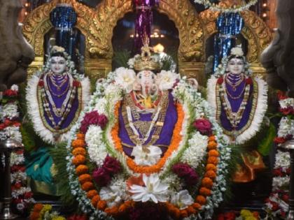 Crowd at Ganpati temple in Sangli on the occasion of Angarki Sankashti | अंगारकी संकष्टीनिमित्त सांगलीच्या गणपती मंदिरात गर्दी