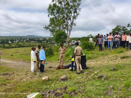 Youth stoned to death in Tisangi, police start search for accused | Sangli Murder: तिसंगी येथे युवकाचा दगडाने ठेचून खून, पोलिसांकडून आरोपींचा शोध सुरू Youth stoned to death in Tisangi, police start search for accused | Sangli Murder: तिसंगी येथे युवकाचा दगडाने ठेचून खून, पोलिसांकडून आरोपींचा शोध सुरू