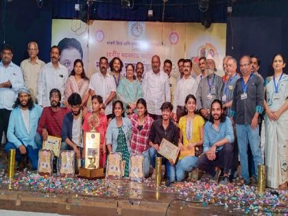 Mumbai The Star winner in Madanbhau Karandak singles competition | मदनभाऊ करंडक एकांकिका स्पर्धेत मुंबईचा 'द स्टार' विजेता, २५ नाट्यसंस्था झाल्या होत्या सहभागी