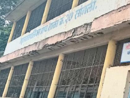 Bad condition of municipal schools in Sangli | गळके छत, चिखलमय आवारात शिक्षण; सांगलीतील महापालिका शाळांची दुरवस्था 