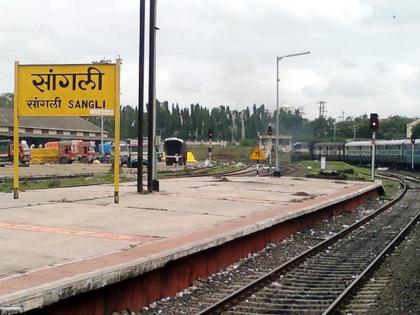 Sanglit Railway Reserve Ticket Sales Record; 59 thousand sales from only seven cars in six months | सांगलीत रेल्वेच्या आरक्षित तिकीट विक्रीचा विक्रम; सहा महिन्यात केवळ सात गाड्यांमधून ५९ हजार विक्री