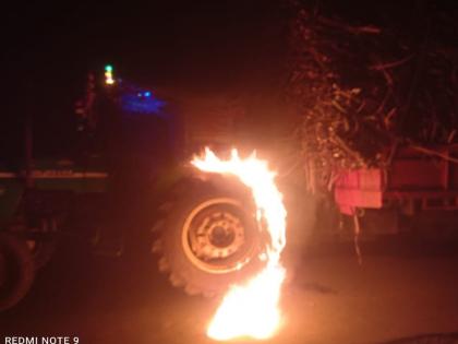 Sugar Cane transport tractor set on fire In Sangli district for FRP by Swabhimani Shetakari Sanghatana | Sangli News: ऊस वाहतुकीचे ट्रॅक्टर पेटवले; सांगली जिल्ह्यात एकरकमी एफआरपीचे आंदोलन हिंसक वळणावर