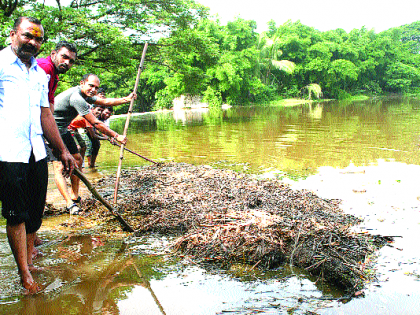 The district has been fast-growing for the second consecutive day | जिल्ह्यात सलग दुसºयादिवशी मुसळधार