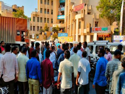 Clash between two BJP workers in Sangli, dispute over tender | सांगलीत भाजपच्या दोन पदाधिकाऱ्यांत हाणामारी, निविदेवरून वाद