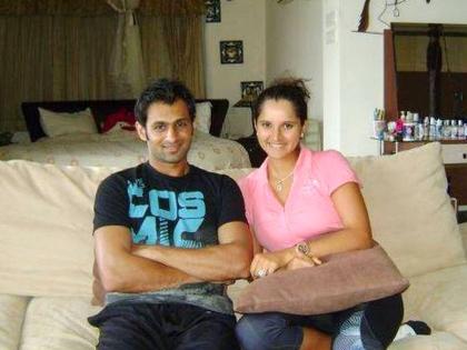 sania mirza says shoaib Malik is not as simple and quiet as he seems | शोएब मलिक वाटतो तितका साधा आणि शांत नाही; सानिया मिर्झाने सांगितली ‘मन की बात’