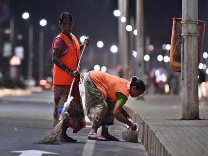 salary of two months of sanitary workers are due rsg | स्वच्छता कर्मचाऱ्यांचे वेतन थकले ; कुटुंबावर उपासमारीची वेळ