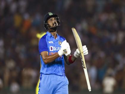 Sanjay Bangar has selected Team India's playing XI for the odi world cup 2023 and Ishan Kishan has been given a chance while KL Rahul has been left out  | भारतीय दिग्गजानं वर्ल्ड कपसाठी निवडली प्लेइंग XI; टीम इंडियात इशानला स्थान तर राहुलला डच्चू