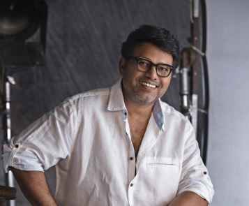 Sanjay Jadhav's 'Lucky' film interest increased | संजय जाधवच्या ‘लकी’ सिनेमातील कलाकारांबद्दल वाढतेय उत्सुकता