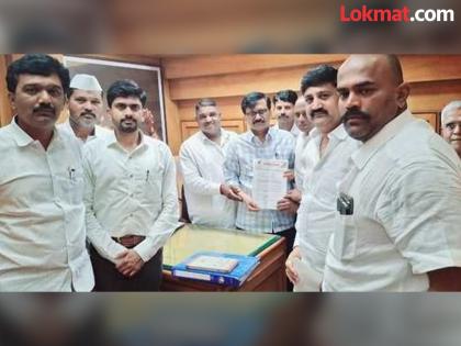 pune news Will stand with farmers against Purandar airport: Sanjay Raut | पुरंदर विमानतळाविरोधात शेतकऱ्यांच्या बरोबर उभे राहणार : संजय राऊत pune news Will stand with farmers against Purandar airport: Sanjay Raut | पुरंदर विमानतळाविरोधात शेतकऱ्यांच्या बरोबर उभे राहणार : संजय राऊत