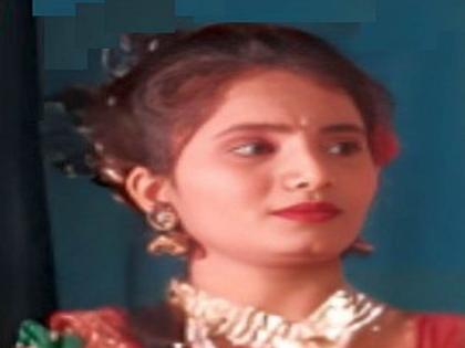 drama artist disha thaware's ends her life mourning spread across the zadhipatti theatre in gadchiroli | बाई मी लाडाची... ठुमकेदार लावण्यांनी ,रसिकांना वेड लावणारी शेवटी रडवून गेली