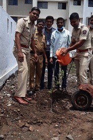 Plantation at Sanjaynagar Police Station | संजयनगर पोलिस ठाणे परिसरात वृक्षारोपण