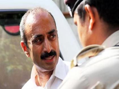 Supreme Court imposes costs of ₹3 lakh on Sanjiv Bhatt for filing repeated pleas | संजीव भट्ट यांना न्यायालयाचा मोठा झटका; 3 याचिका फेटाळल्या अ्न 3 लाखांचा दंड ठोठावला!