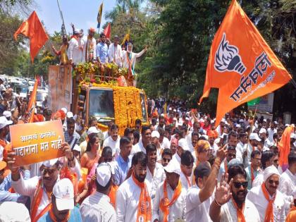 In a show of strength the candidate of mahavikas aghadi Sanjog Waghere filed his candidature for Maval Lok Sabha constituency | शक्तिप्रदर्शन करत मावळ 'मविआ' चे उमेदवार संजोग वाघेरे यांनी केला उमेदवारी अर्ज दाखल