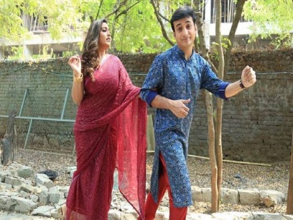 mazi tuzi reshimgath shefali sameer love story | Video: चौधरी कुटुंबासमोर शेफालीने घेतला समीरसाठी उखाणा; मालिकेत नव्या लव्हस्टोरीची सुरुवात