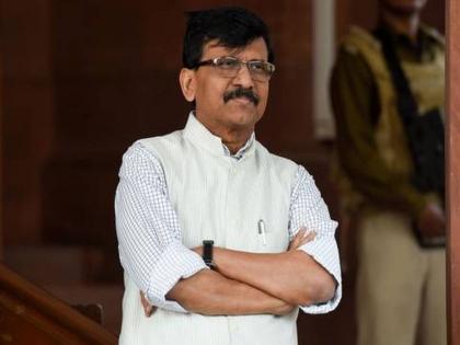 Congress leader Sanjay Raut has criticized Shiv Sena leader Sanjay Raut | 'शिवसेनेच्या कंपाऊंडरला हेडलाइन बनवण्याची भूक'; राऊत- फडणवीस भेटीवर काँग्रेसची टीका 