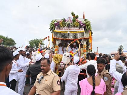 Dnyaneshwar Mauli will bid farewell to the people of Satara today, will enter Solapur district | ज्ञानेश्वर माउली आज घेणार सातारावासीयांचा निरोप, सोलापूर जिल्ह्यात प्रवेश करणार Dnyaneshwar Mauli will bid farewell to the people of Satara today, will enter Solapur district | ज्ञानेश्वर माउली आज घेणार सातारावासीयांचा निरोप, सोलापूर जिल्ह्यात प्रवेश करणार