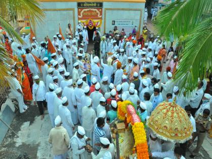 Shri Sant Sopankaka Palkhi Departure Ceremony Concluded in Saswad | सासवडमध्ये टाळ - मृदंगाचा गजर अन् हरिनामाच्या जयघोषात श्री संत सोपानकाका पालखी प्रस्थान सोहळा संपन्न